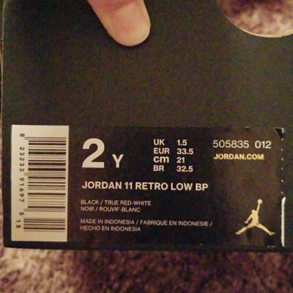 Kids Jordan 11 Low - Picture 3 of 3